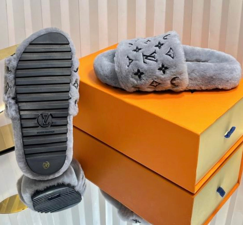 LV MONOGRAM SLIDES