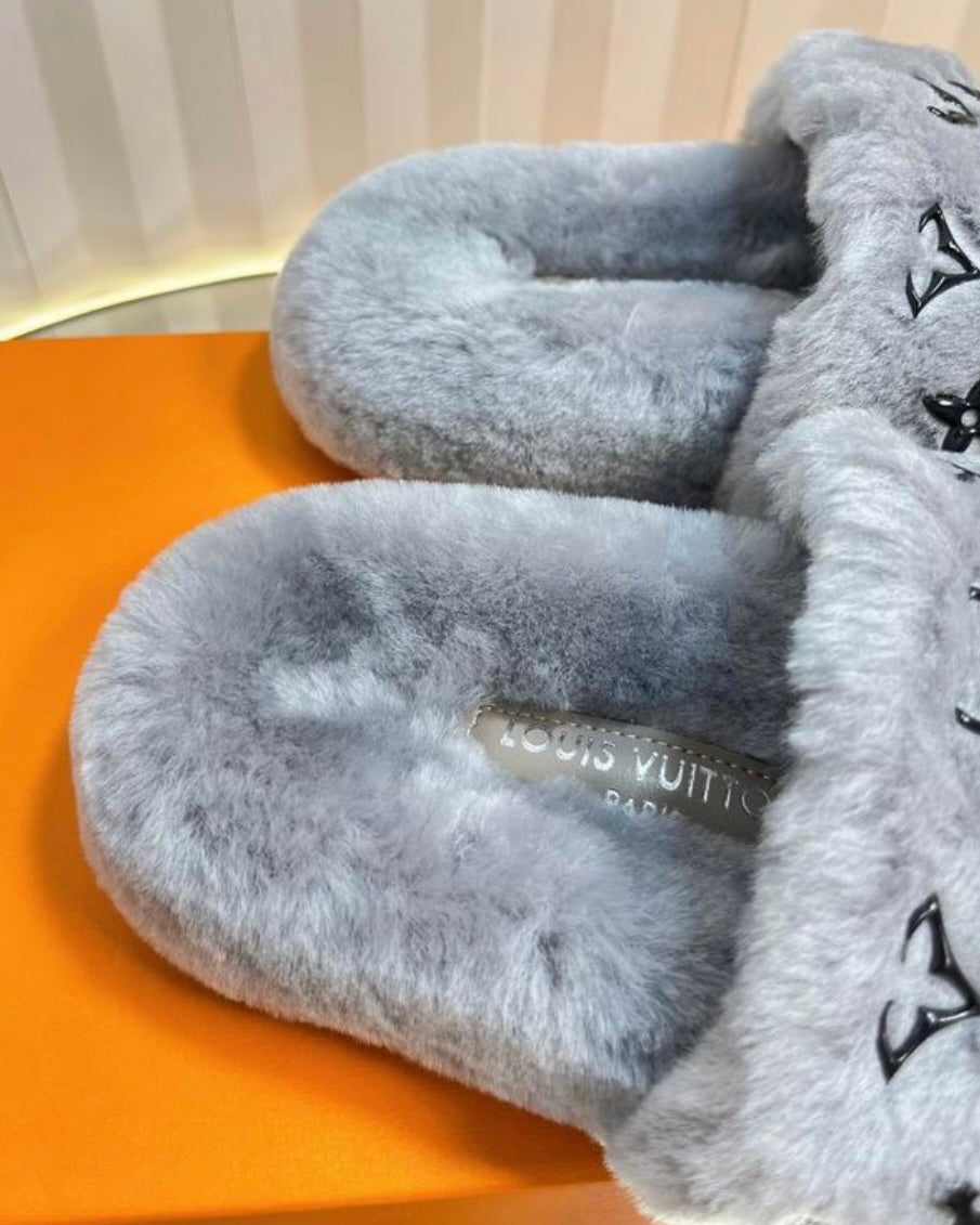 LV MONOGRAM SLIDES