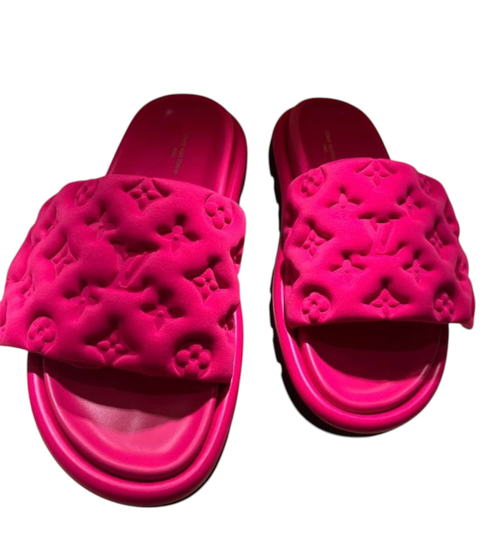LV PUFF SLIDES